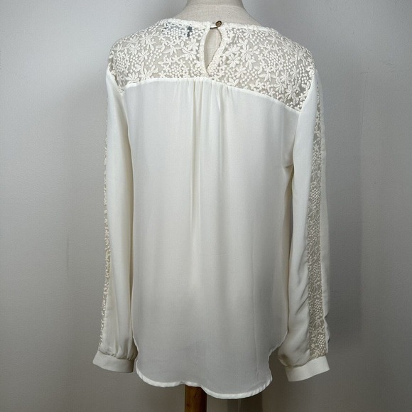 ASTR The Label Womens M Top Blouse Ivory Floral Embroidered Cuff Sleeve - Picture 4 of 8